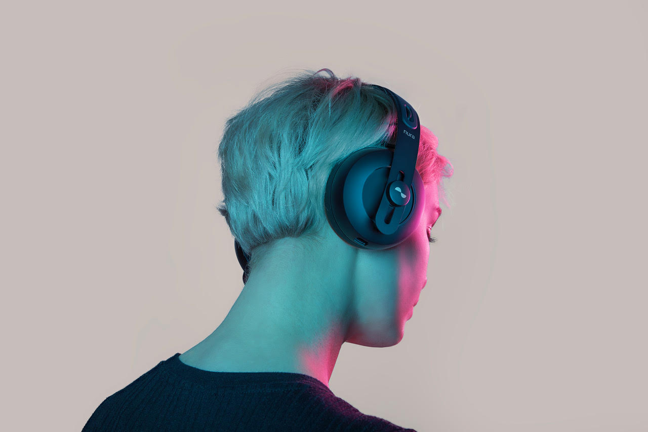 Nuraphone_Lifestyle .jpg